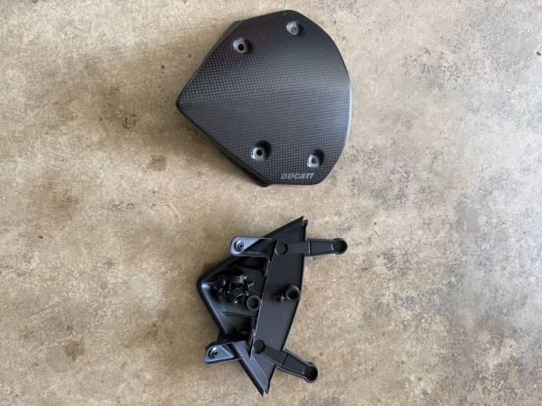 Ducati carbon windscreen hypermotard 939/821