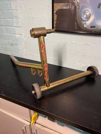 Pit Bull track stand - Ducati single swing arm 916, 996 & others.