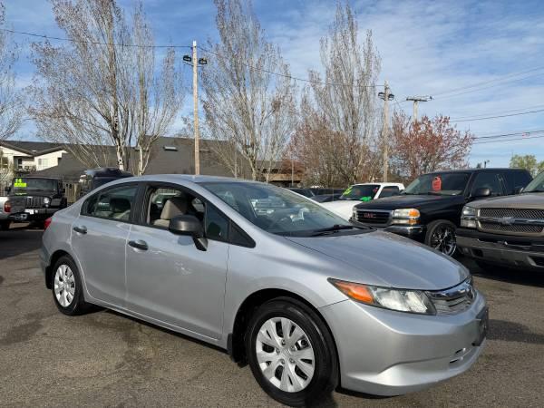 🚗 2012 Honda Civic LX – 4-Door Sedan, 1.8L I4, Automatic 39 mpg