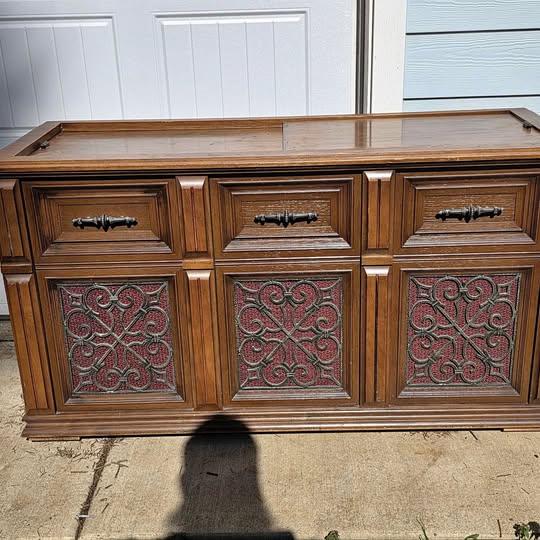 Vintage Magnavox Stereo 1960s-era