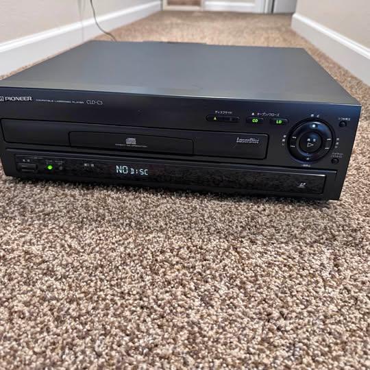 Pioneer Laserdisc Player Working
