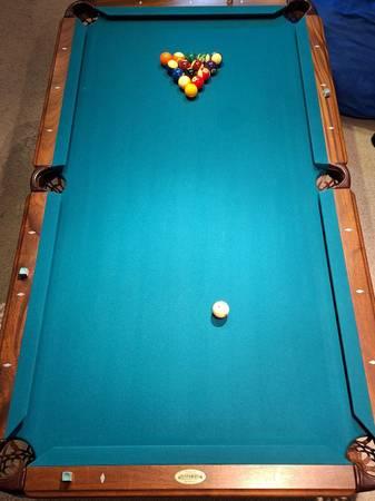 7ft Golden West pool table and accessories
