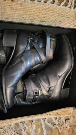 West Jodhpur Black leather ankle boots Saint Laurent