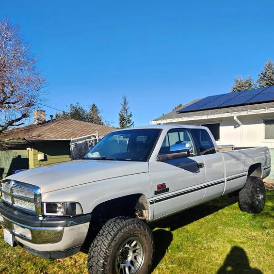 1997 Dodge Ram 2500 Club Cab · Long Bed