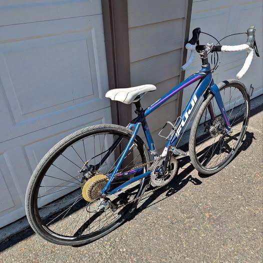 Fuji finest road bike carbon alloy