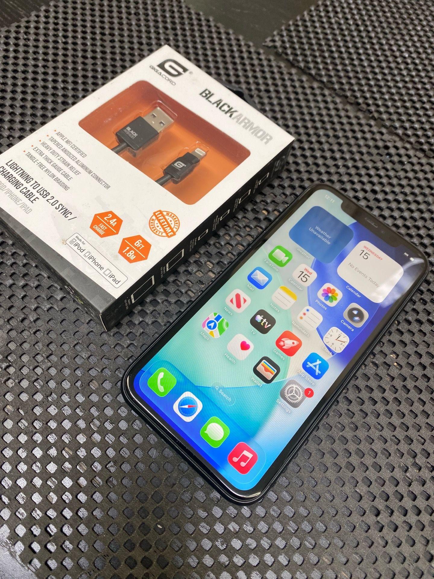 UNLOCKED APPLE IPhone 11 128 GB Black