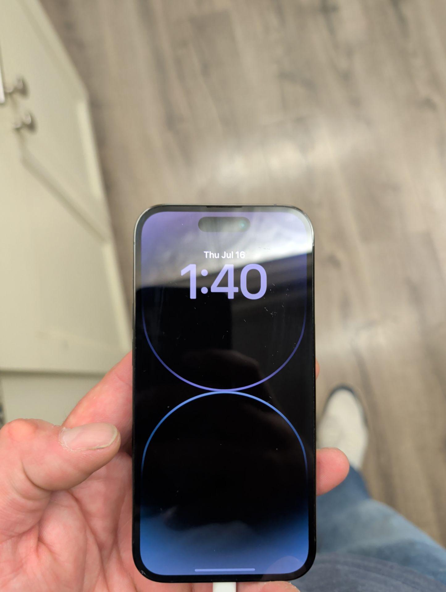 iPhone 14 pro 128GB UNLOCKED